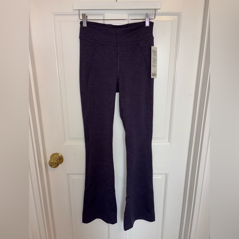 lululemon Softy Suedey Split-Hem High-Rise Mini-Flare Pant in Nightfall size 6 - Picture 9 of 13